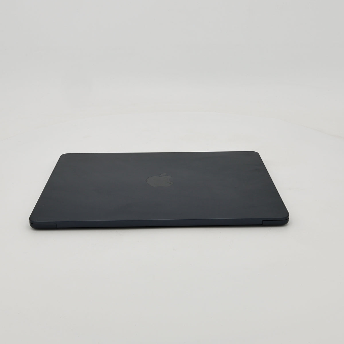 95新 Apple MacBook Air 22年 13寸 M2（8+8核） 8G RAM 256G SSD 午夜色