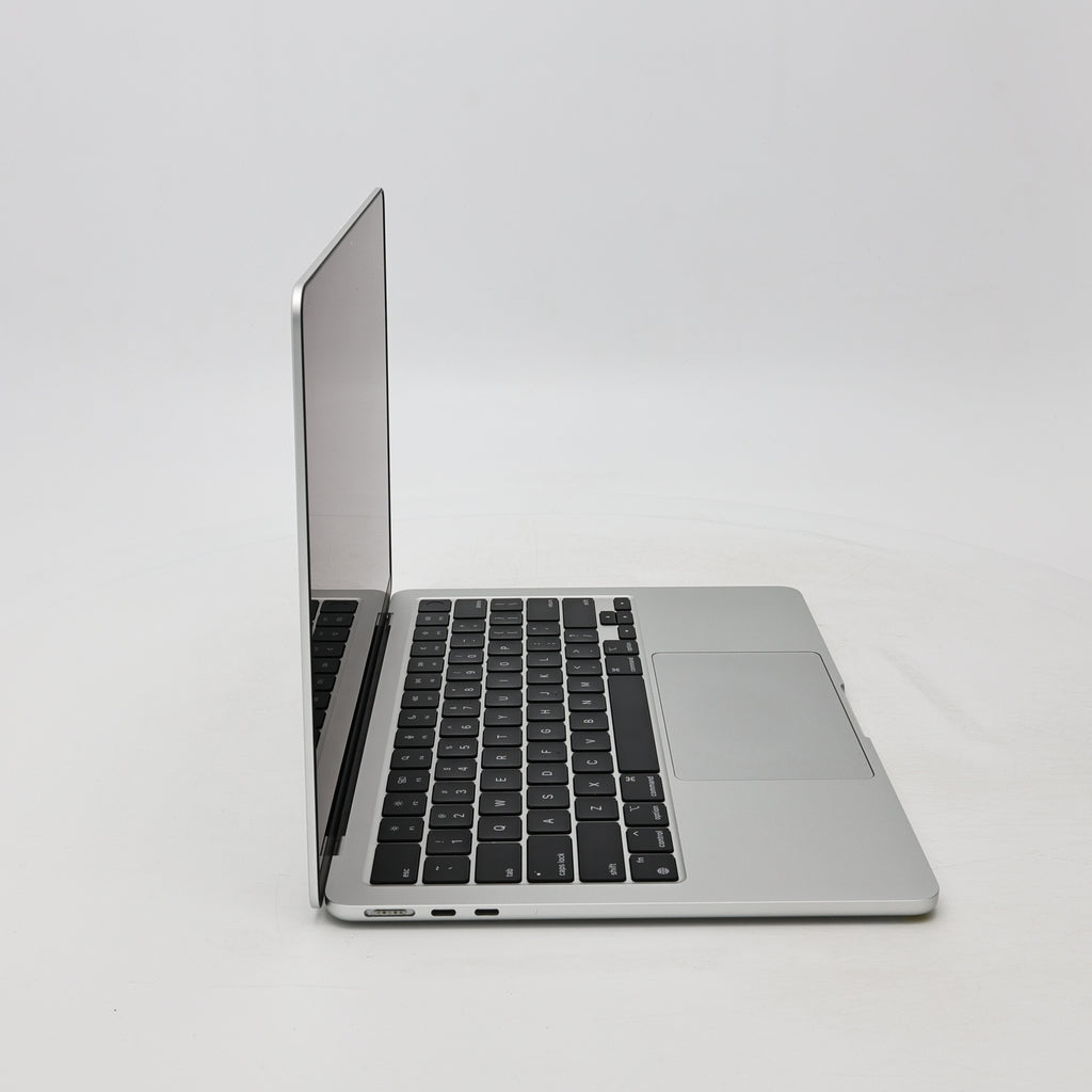 95新 Apple MacBook Air 22年 13寸 M2（8+10核） 8G RAM 512G SSD 銀色