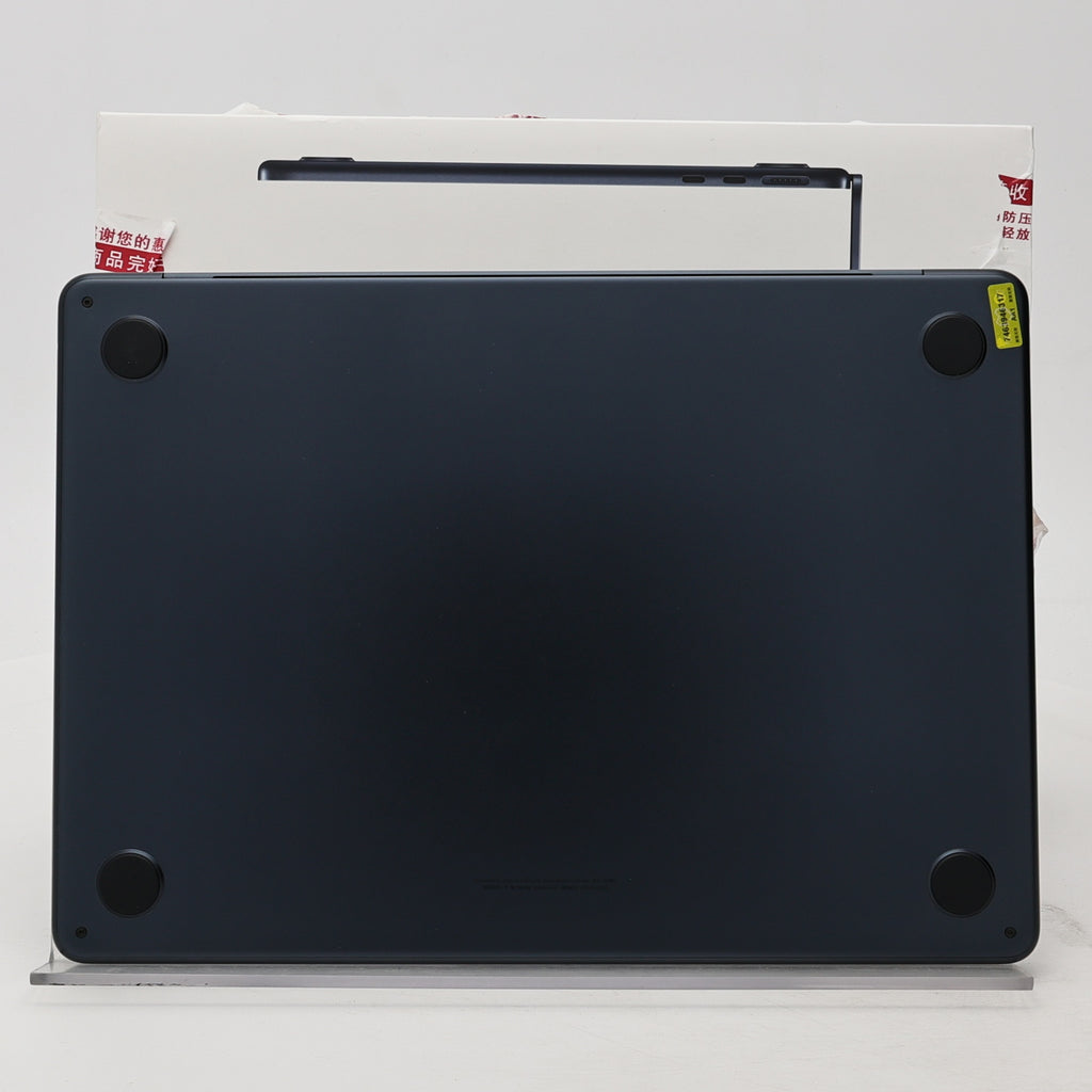 95新 Apple MacBook Air 22年 13寸 M2（8+8核） 8G RAM 256G SSD 午夜色