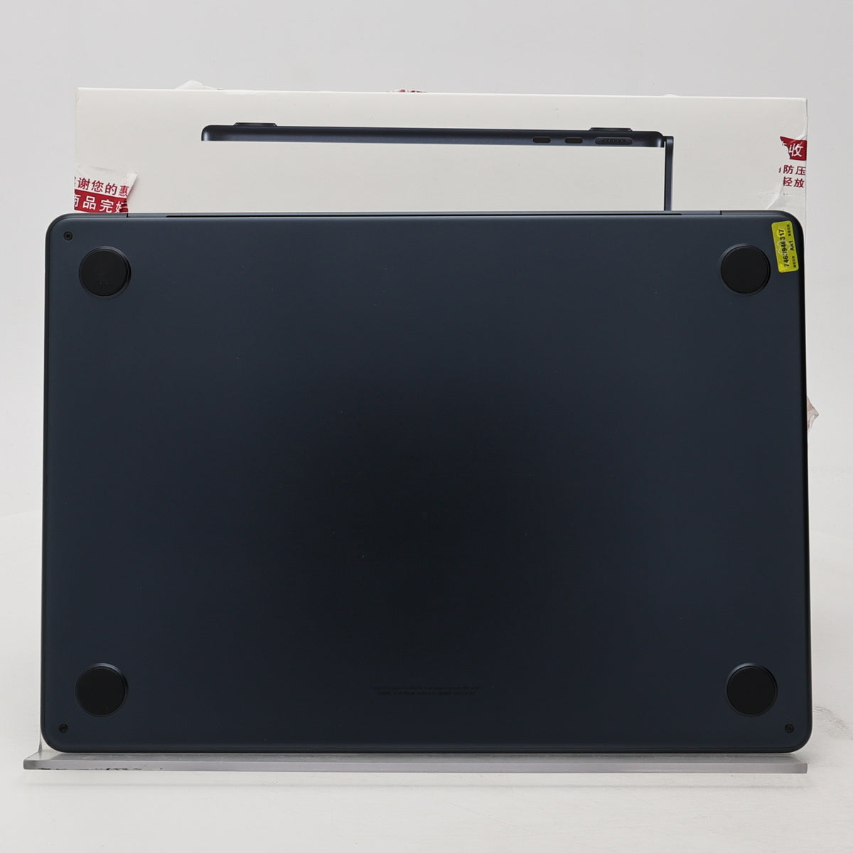 95新 Apple MacBook Air 22年 13寸 M2（8+8核） 8G RAM 256G SSD 午夜色