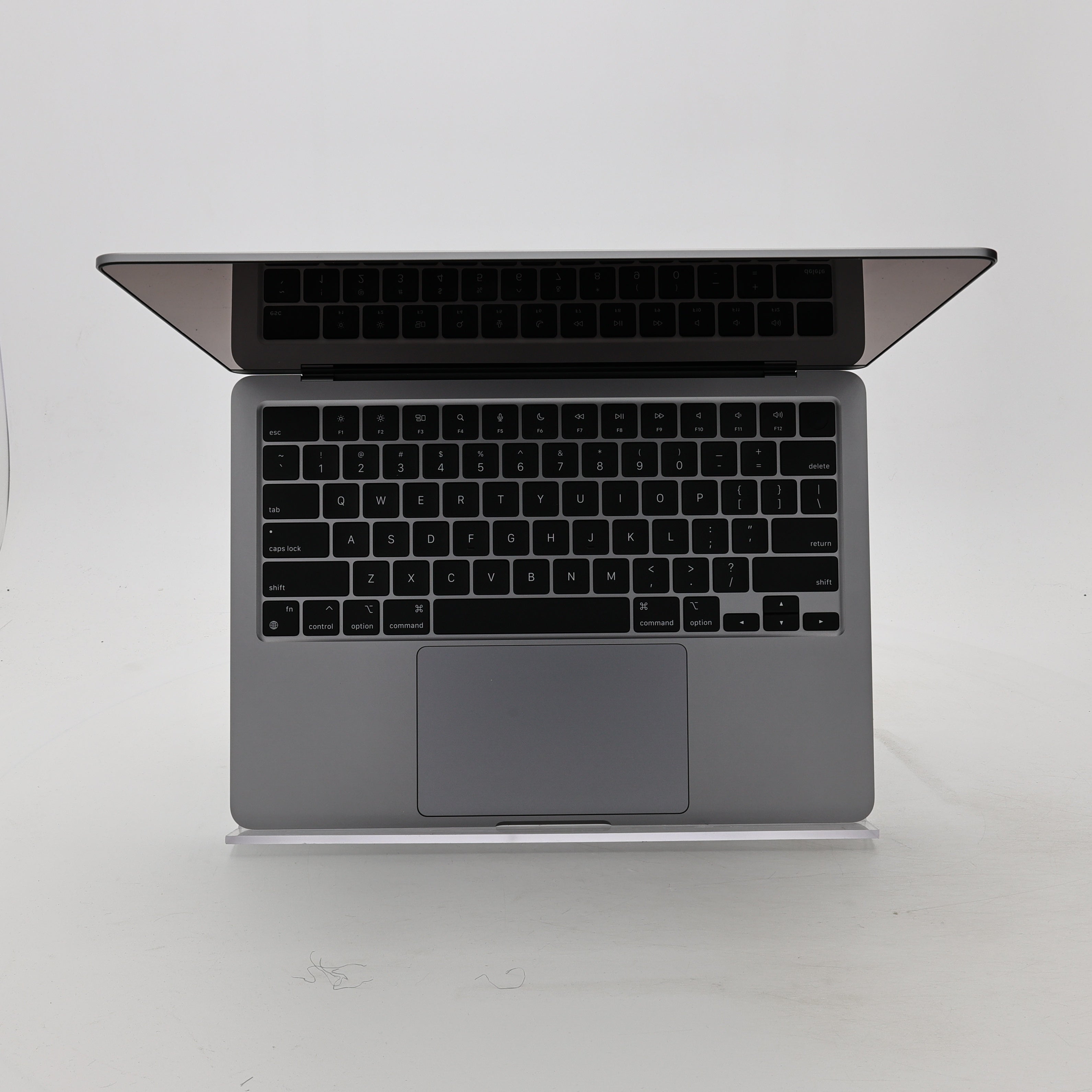 95新 Apple MacBook Air 22年 13寸 M2（8+8核） 8G RAM 256G SSD 深空灰色