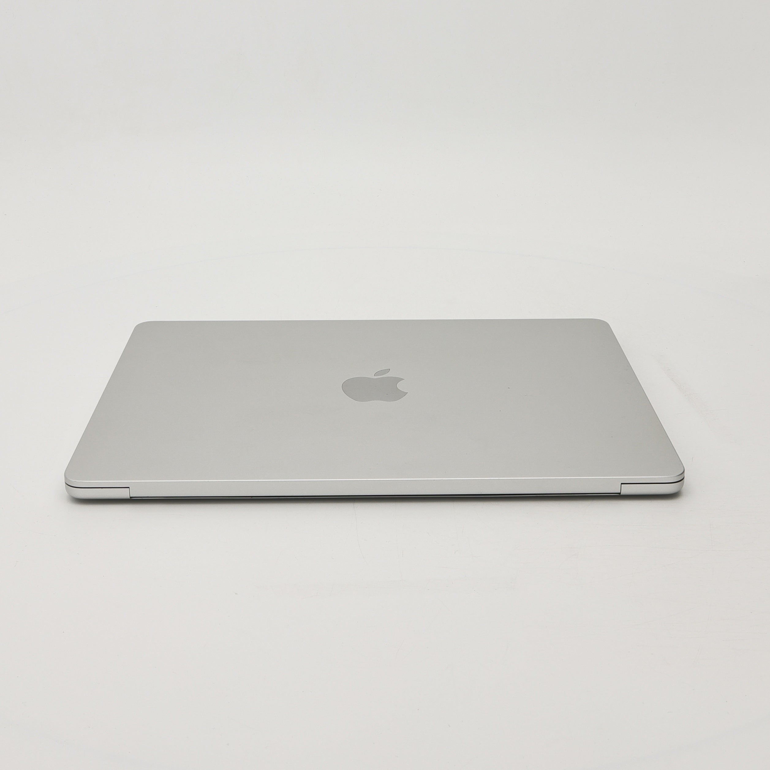 95新 Apple MacBook Air 22年 13寸 M2（8+8核） 8G RAM 256G SSD 銀色