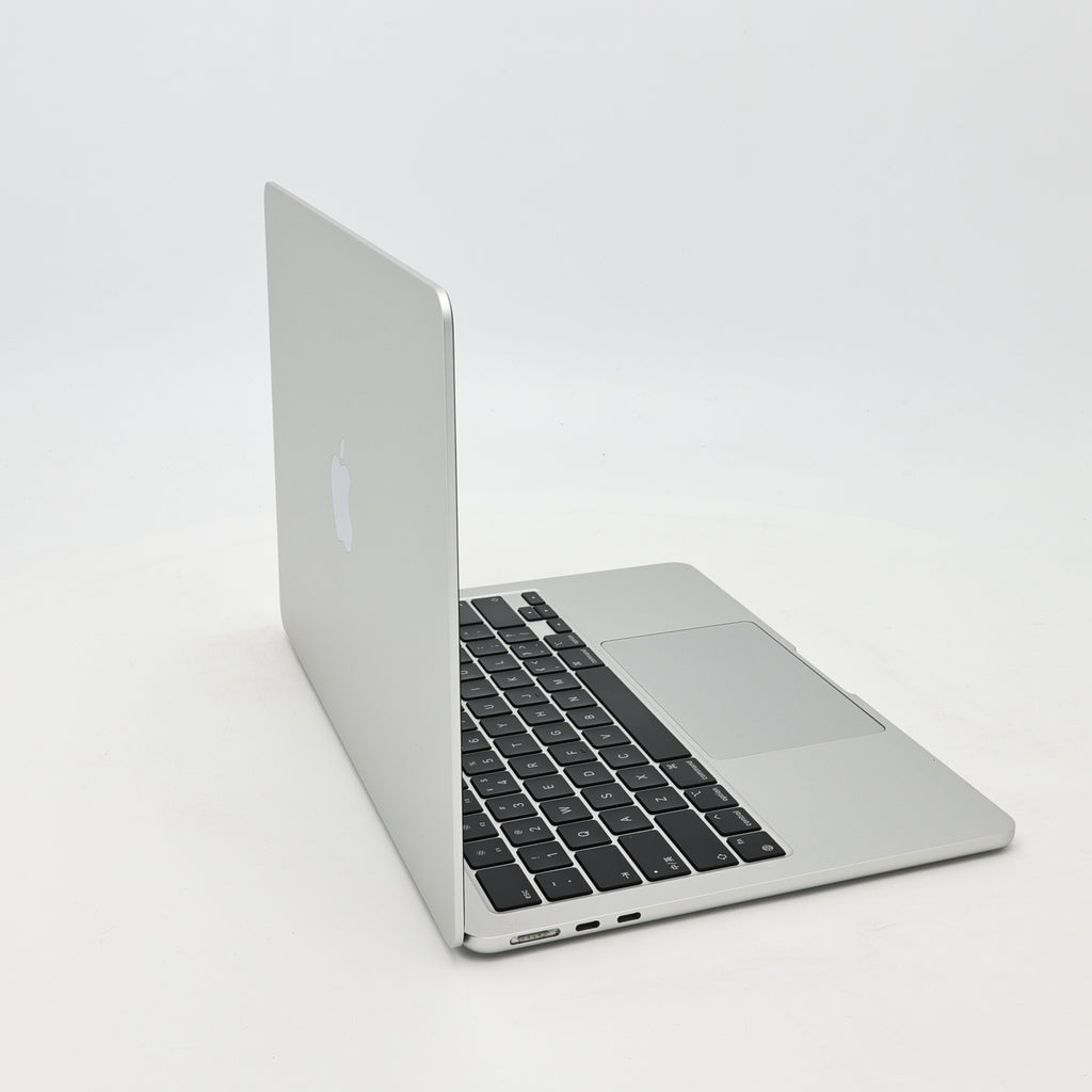95新 Apple MacBook Air 22年 13寸 M2（8+10核） 8G RAM 512G SSD 銀色