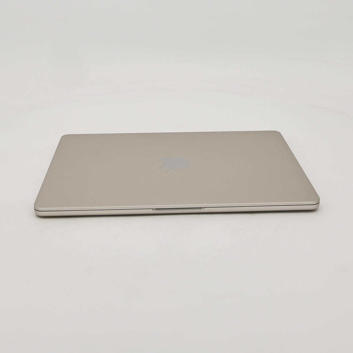 95新 Apple MacBook Air 22年 13寸 M2（8+8核） 8G RAM 256G SSD 星光色
