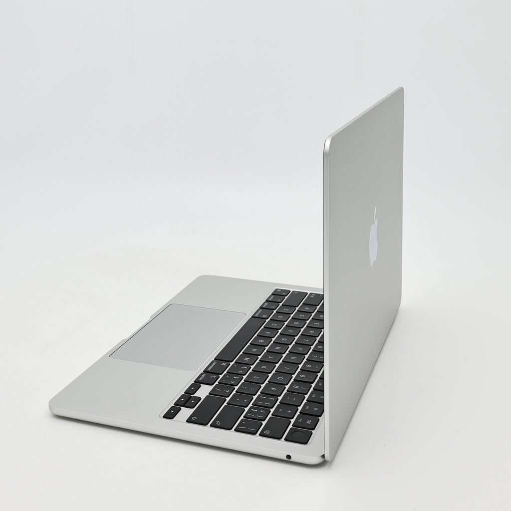 99新 Apple MacBook Air 22年 13寸 M2（8+8核） 16G RAM 256G SSD 銀色