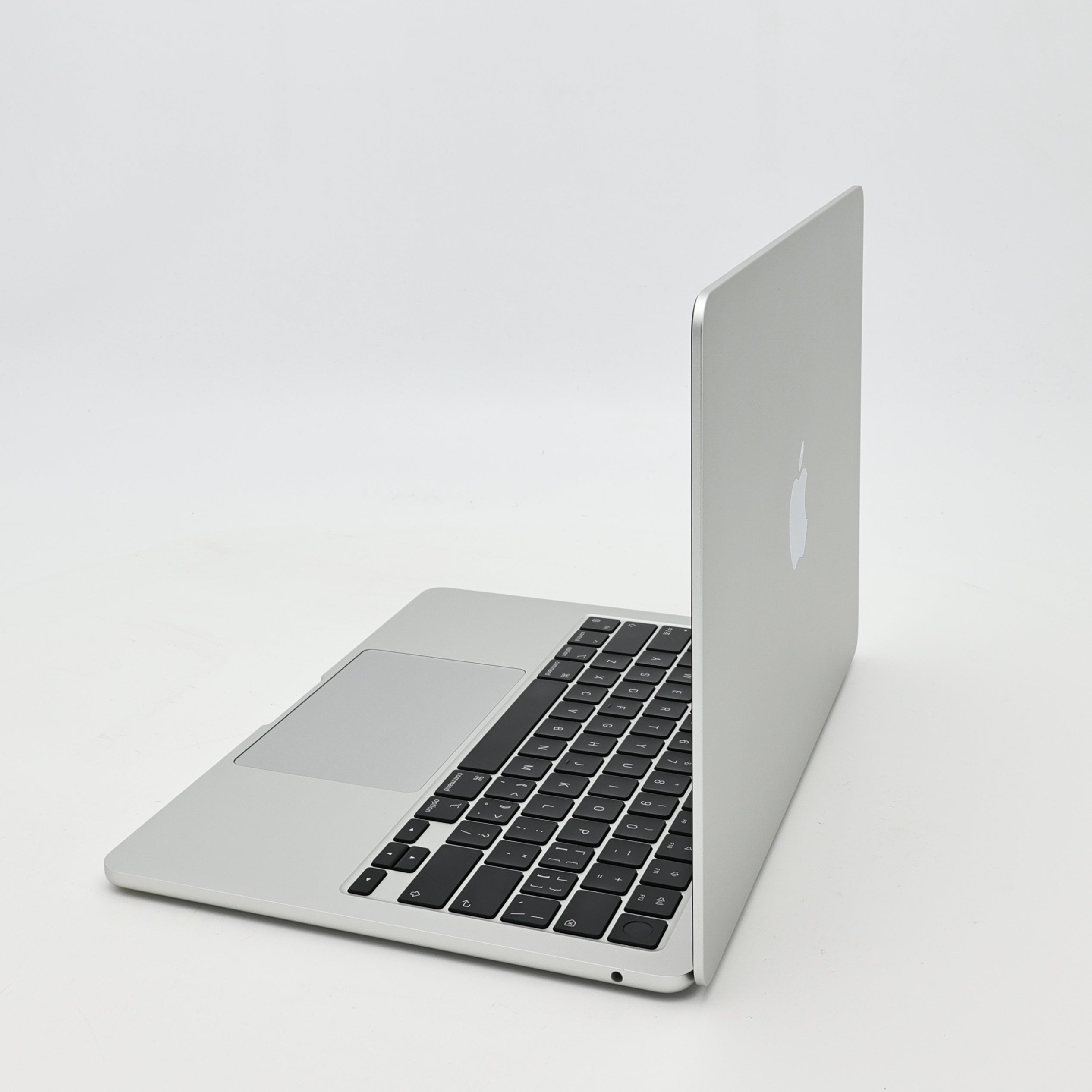 99新 Apple MacBook Air 22年 13寸 M2（8+8核） 16G RAM 256G SSD 銀色