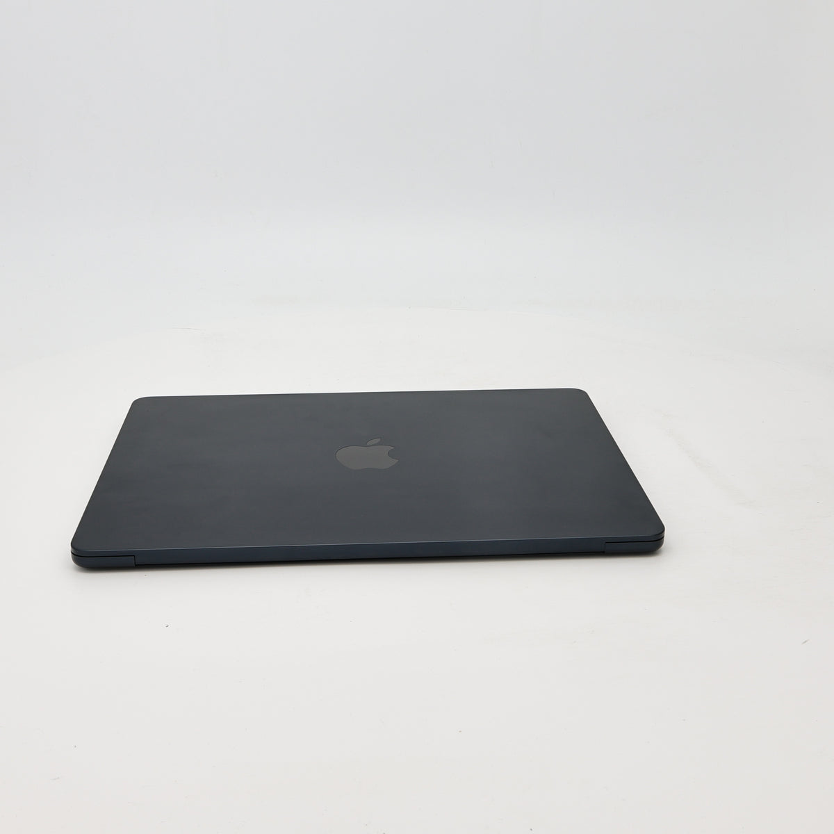 95新 Apple MacBook Air 22年 13寸 M2（8+10核） 16G RAM 256G SSD 午夜色