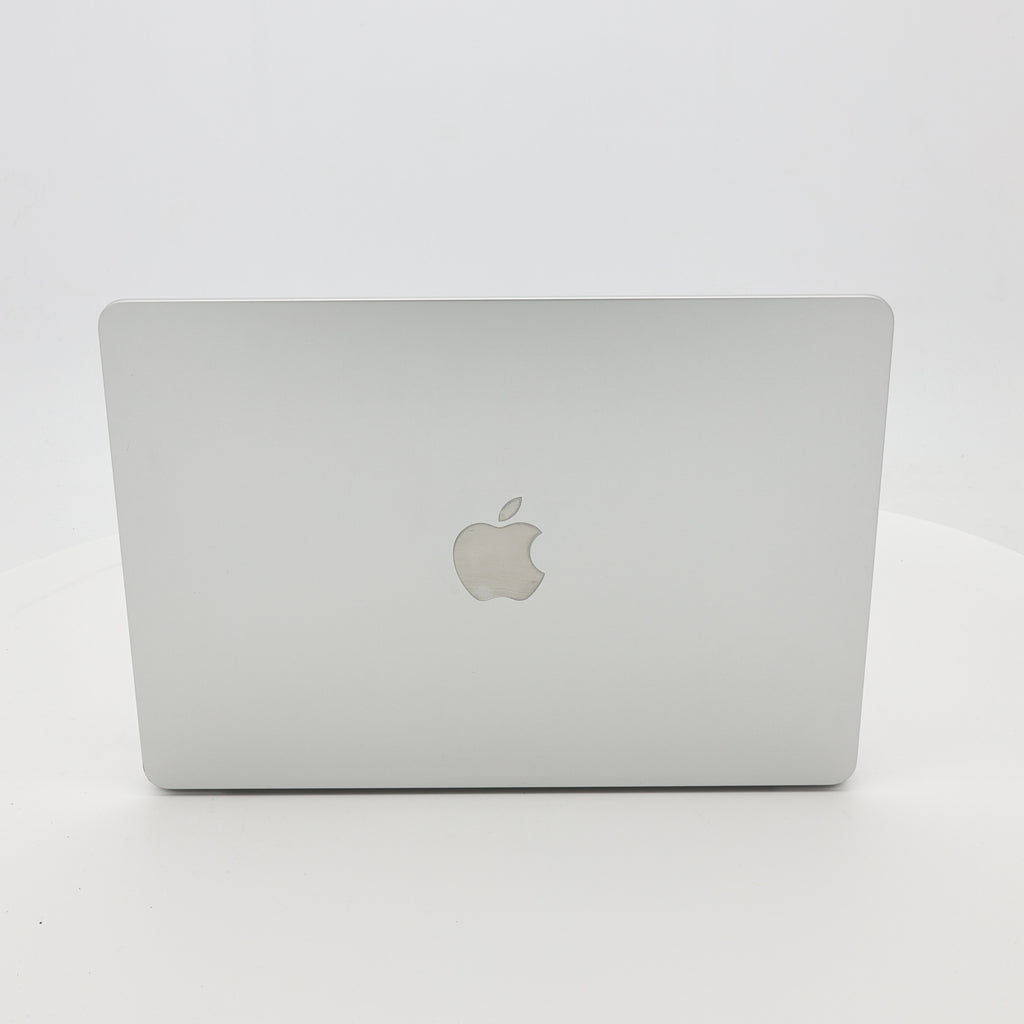 95新 Apple MacBook Air 22年 13寸 M2（8+8核） 8G RAM 256G SSD 銀色