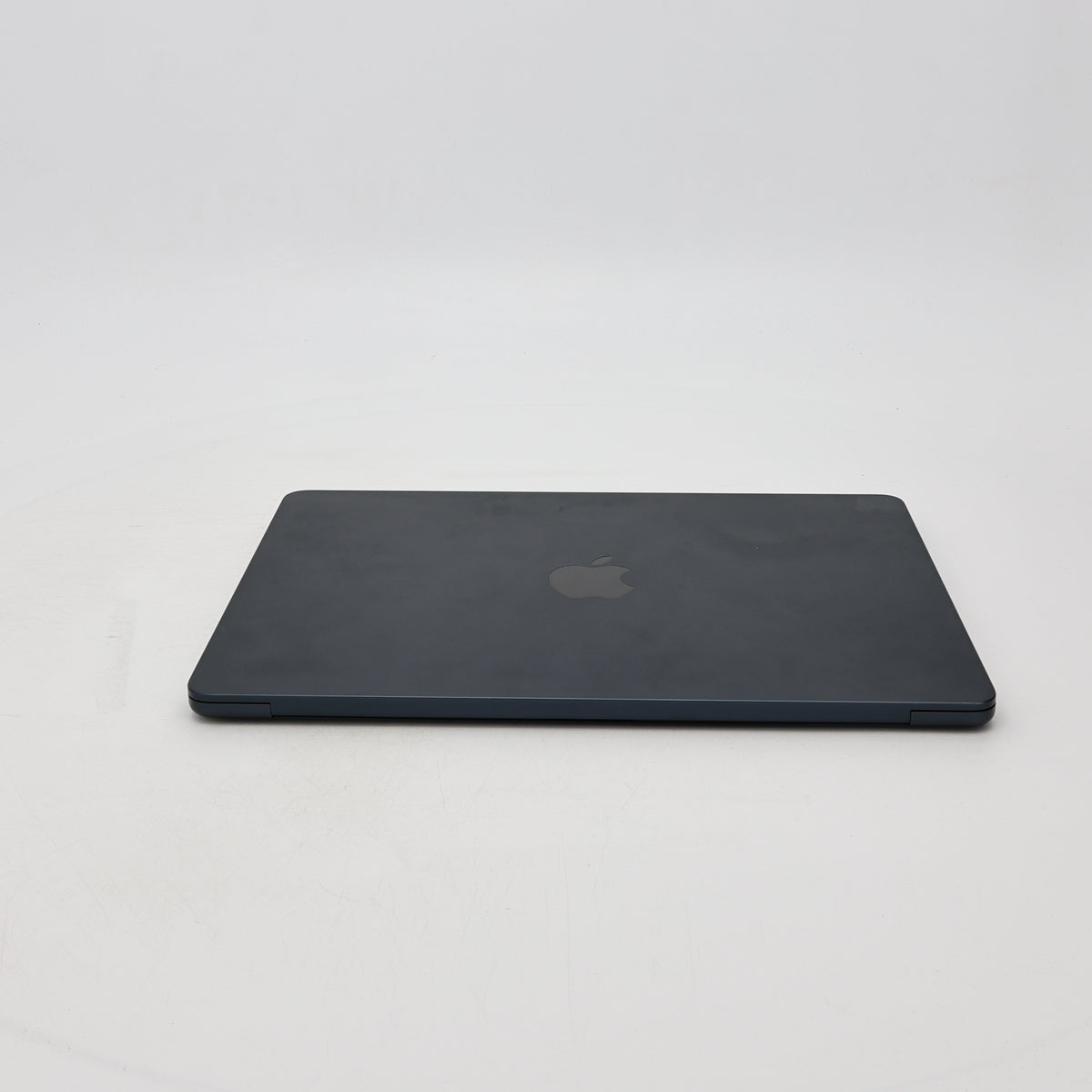 95新 Apple MacBook Air 22年 13寸 M2（8+8核） 8G RAM 256G SSD 午夜色