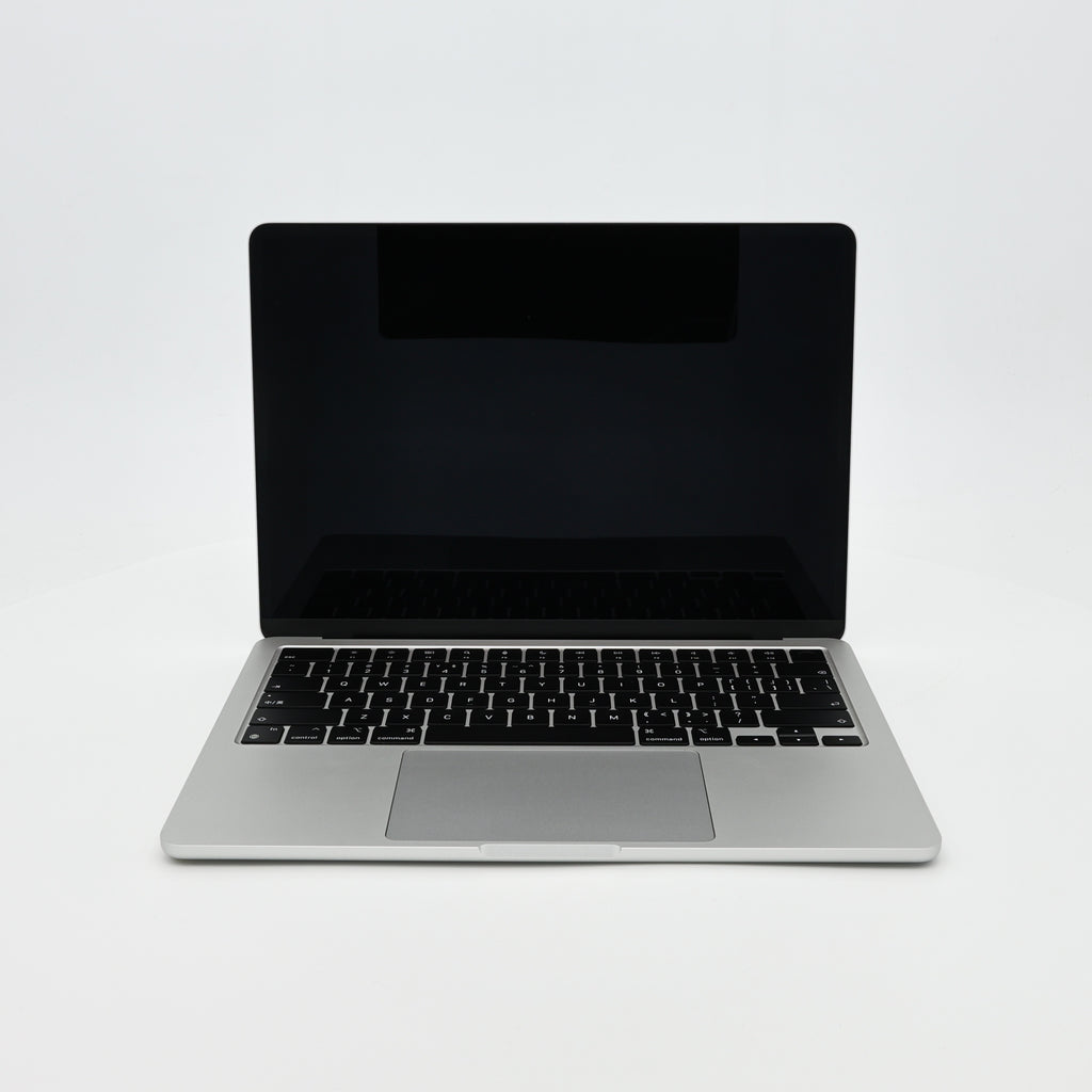 95新 Apple MacBook Air 22年 13寸 M2（8+10核） 8G RAM 512G SSD 銀色