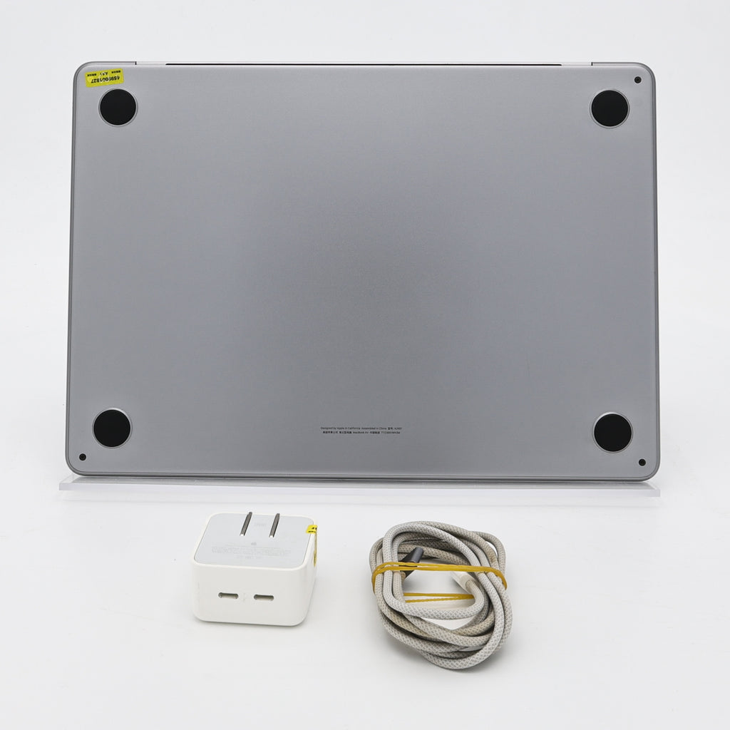 95新 Apple MacBook Air 22年 13寸 M2（8+10核） 8G RAM 512G SSD 深空灰色