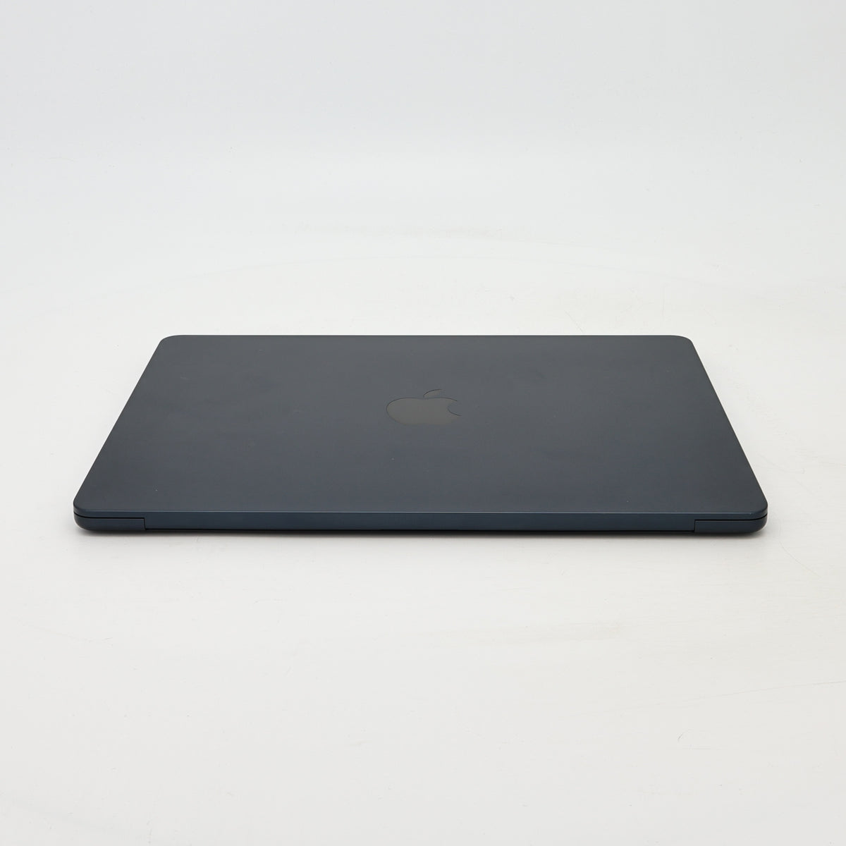 95新 Apple MacBook Air 22年 13寸 M2（8+8核） 8G RAM 256G SSD 午夜色