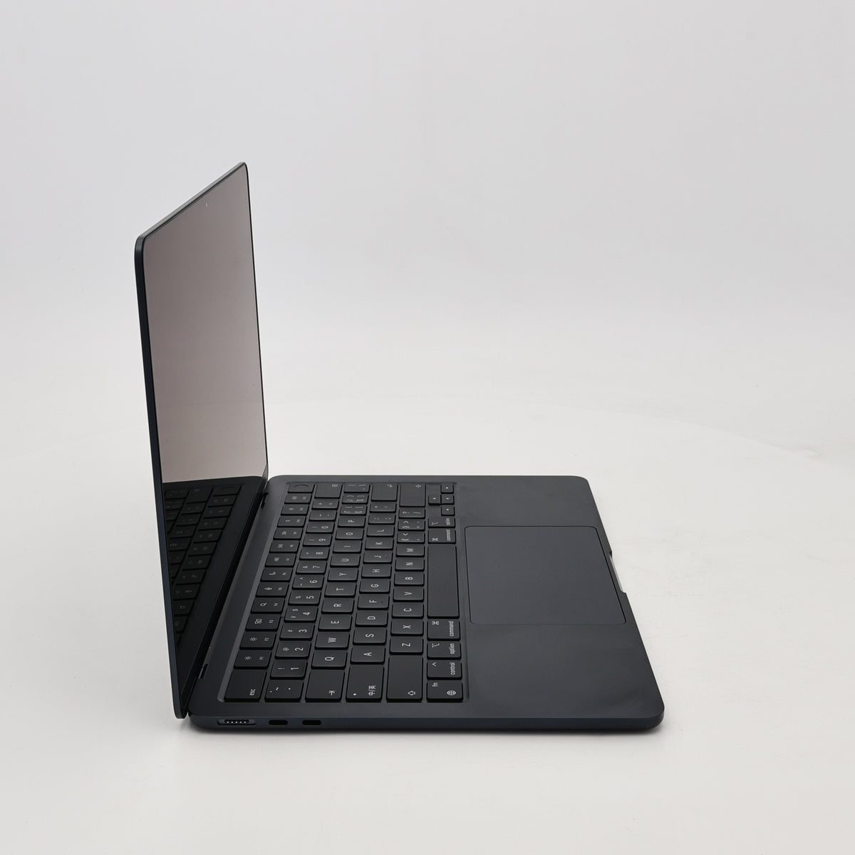 95新 Apple MacBook Air 22年 13寸 M2（8+8核） 8G RAM 256G SSD 午夜色