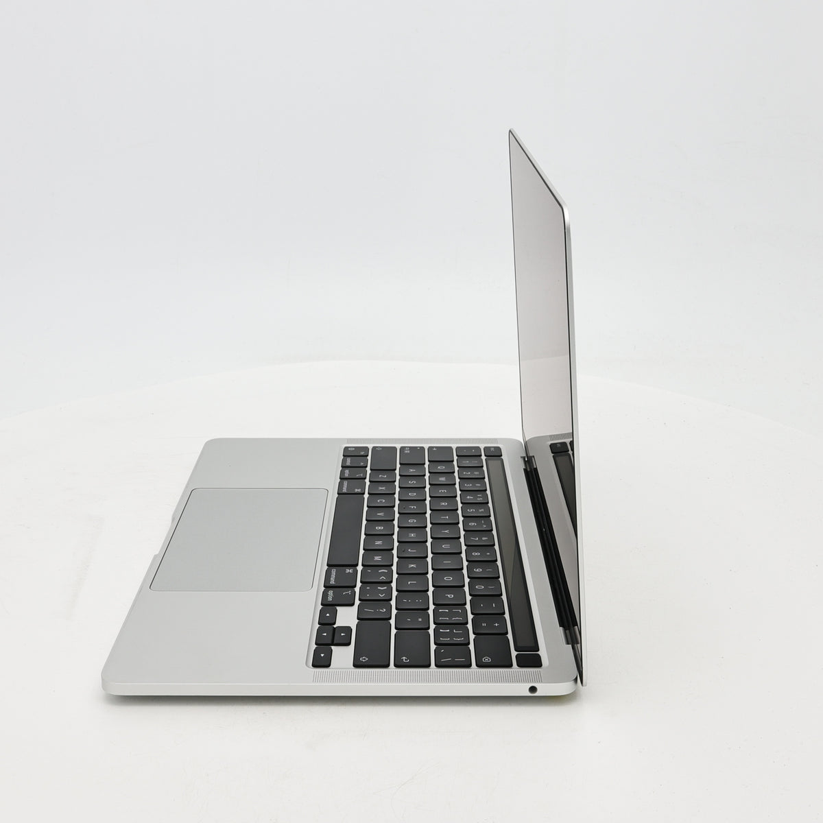 95新 Apple MacBook Pro 22年 13寸 M2（8+10核） 8G RAM 512G SSD 銀色