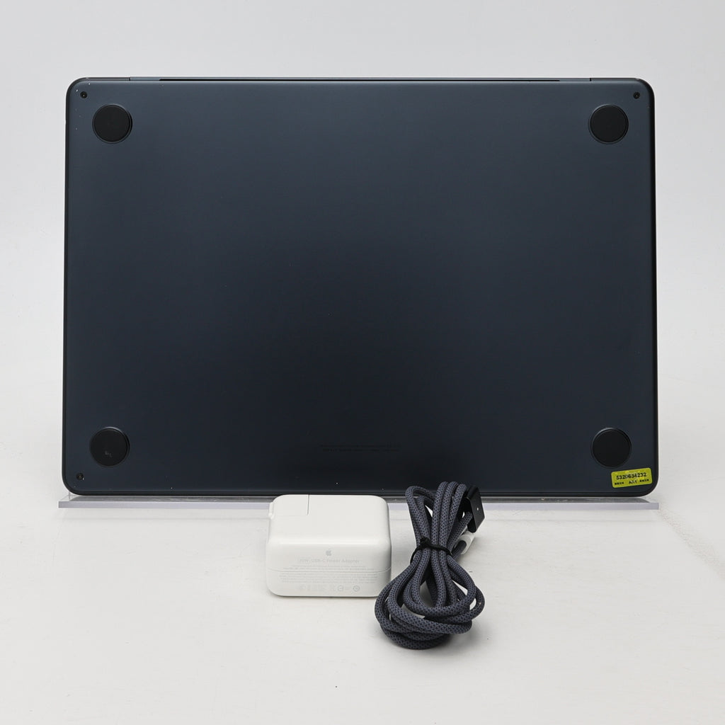 95新 Apple MacBook Air 22年 13寸 M2（8+8核） 8G RAM 256G SSD 午夜色