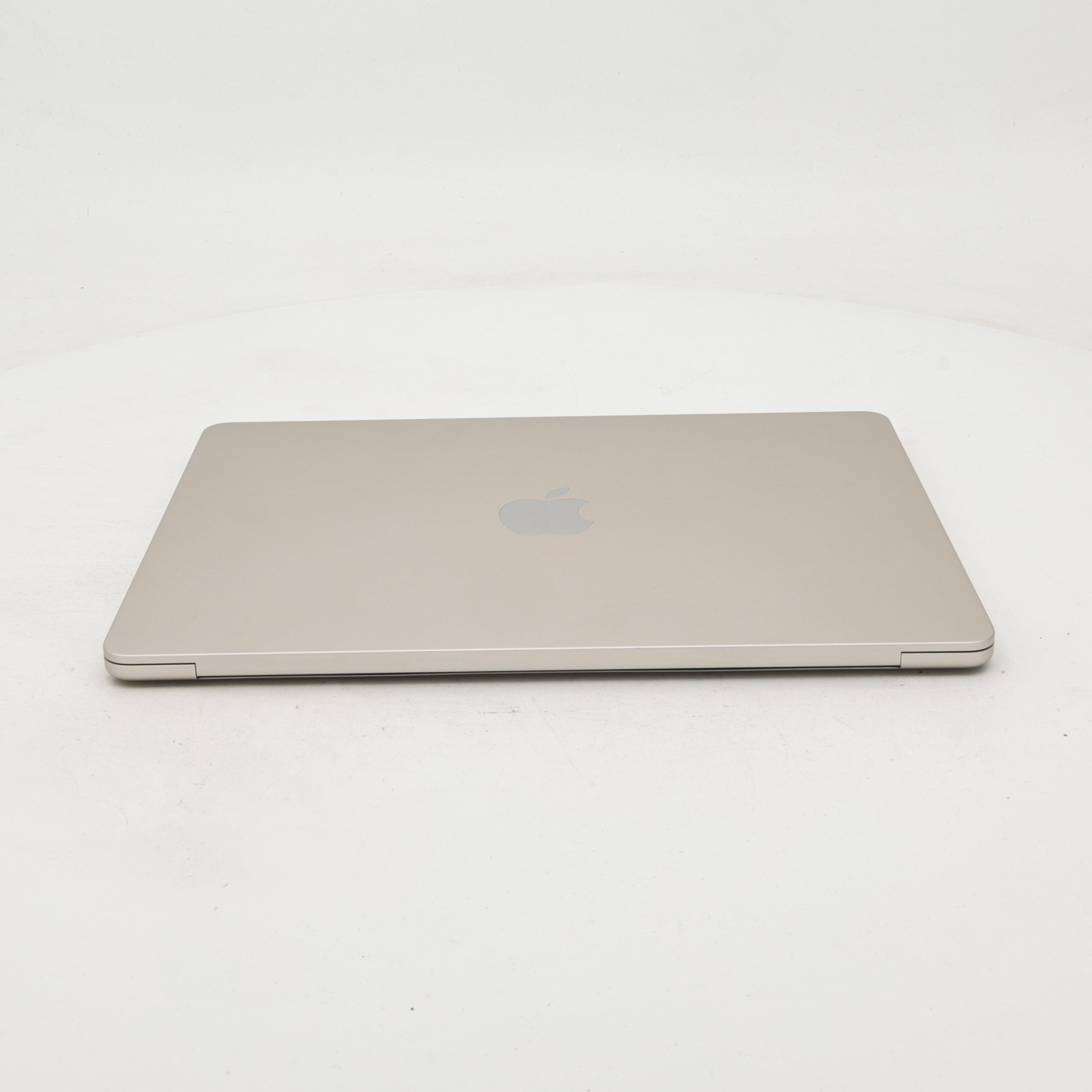95新 Apple MacBook Air 22年 13寸 M2（8+10核） 16G RAM 256G SSD 星光色