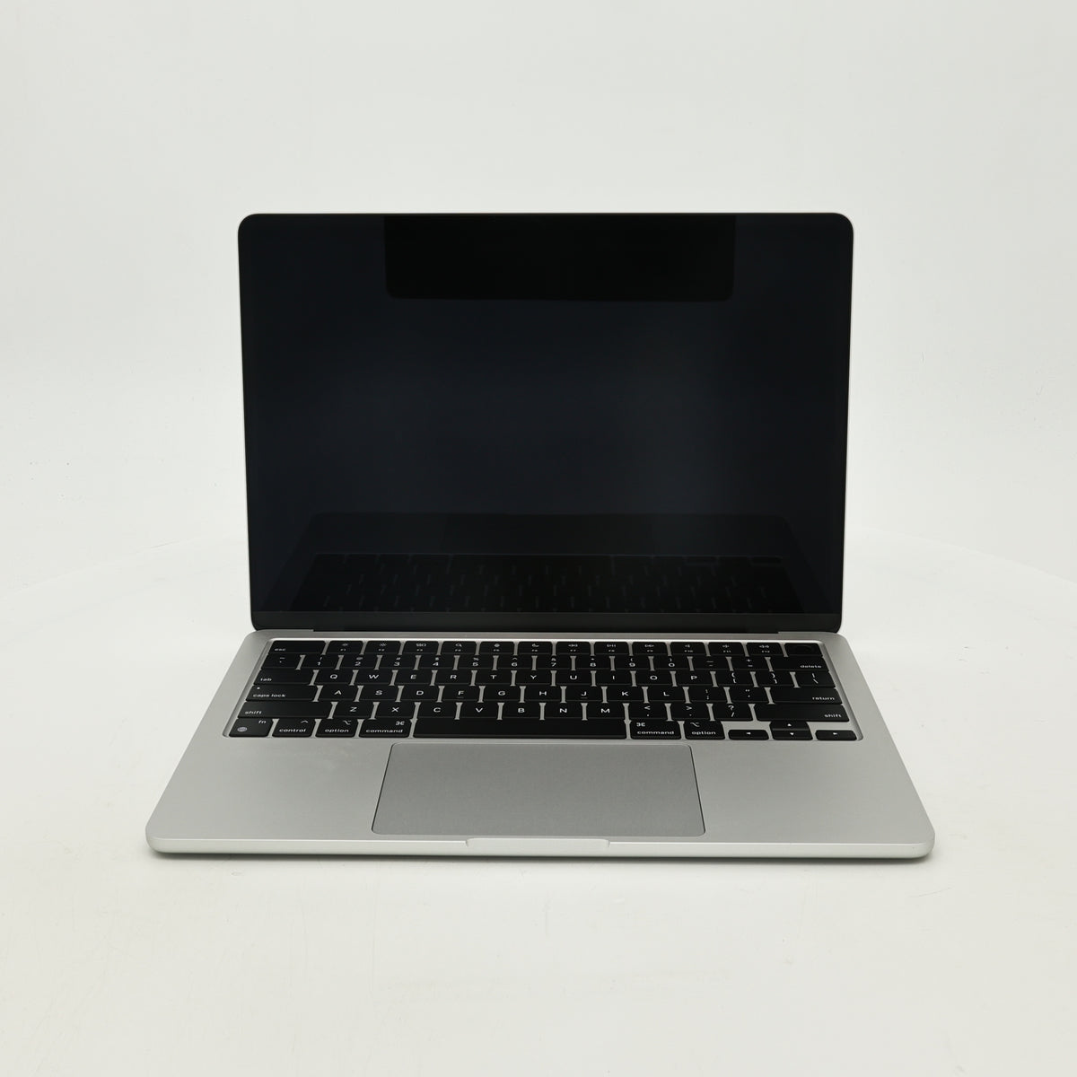 95新 Apple MacBook Air 22年 13寸 M2（8+8核） 8G RAM 256G SSD 銀色
