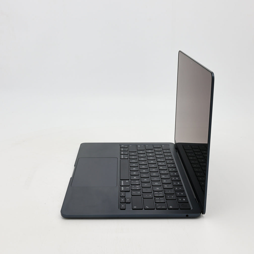 95新 Apple MacBook Air 22年 13寸 M2（8+8核） 8G RAM 256G SSD 午夜色