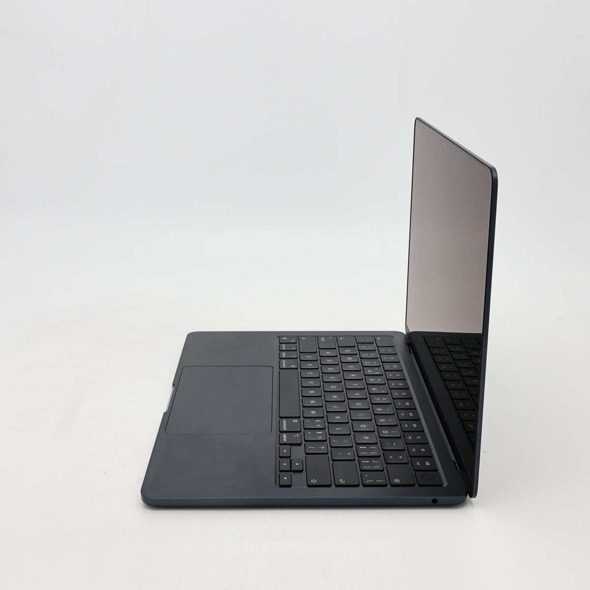95新 Apple MacBook Air 22年 13寸 M2（8+8核） 8G RAM 256G SSD 午夜色