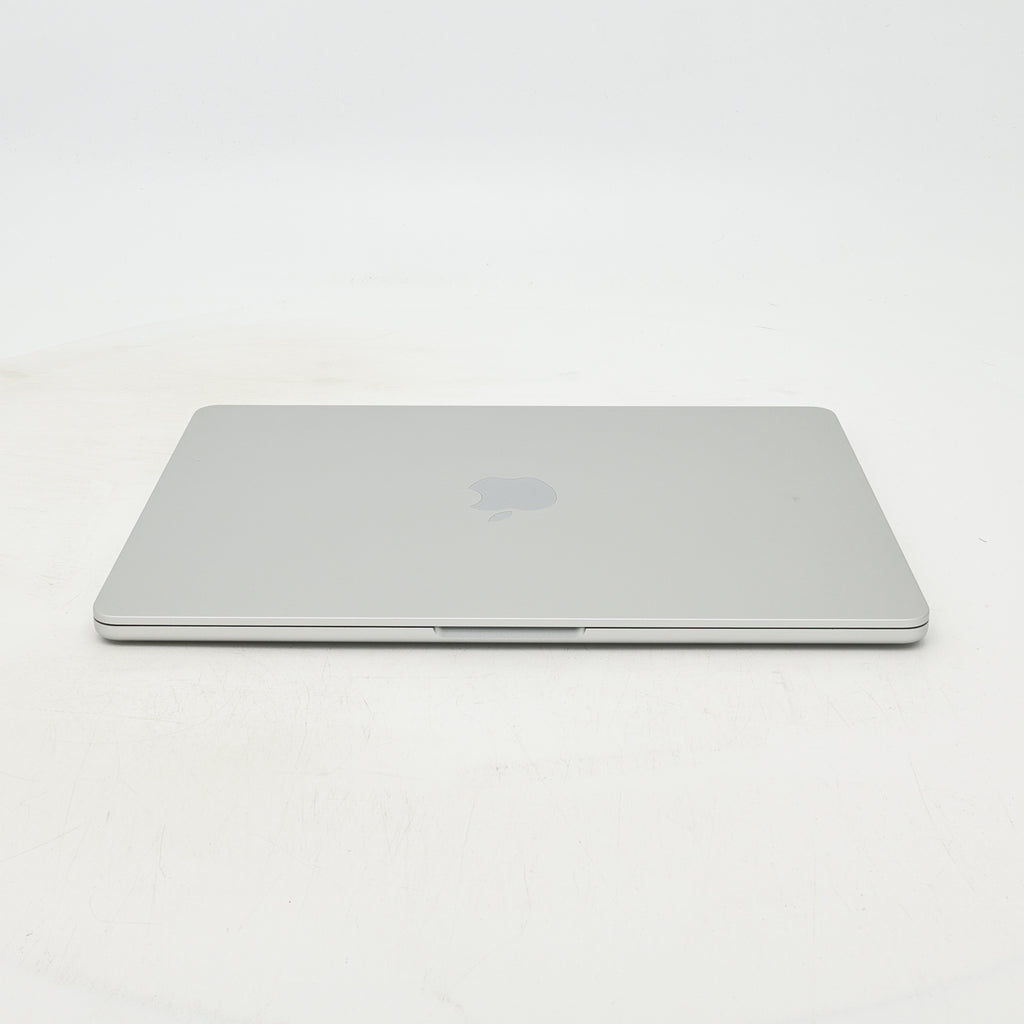 95新 Apple MacBook Air 22年 13寸 M2（8+8核） 8G RAM 256G SSD 銀色