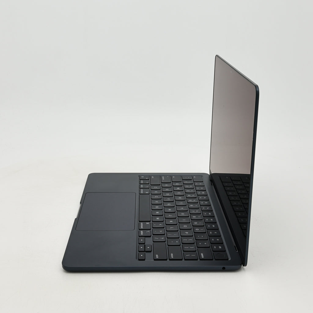 95新 Apple MacBook Air 22年 13寸 M2（8+8核） 8G RAM 256G SSD 午夜色