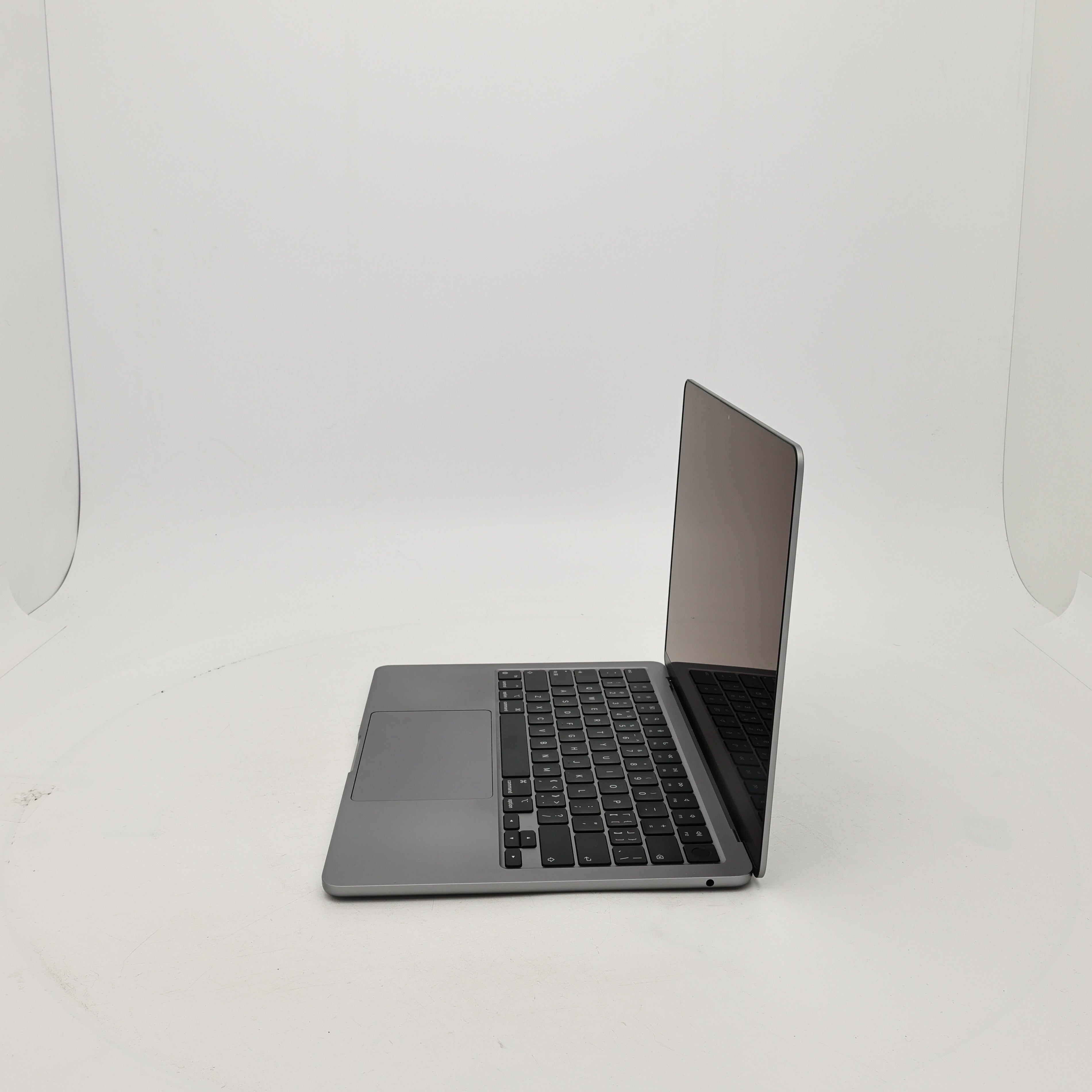 95新 Apple MacBook Air 24年 13寸 M3（8+8核） 8G RAM 256G SSD 深空灰色