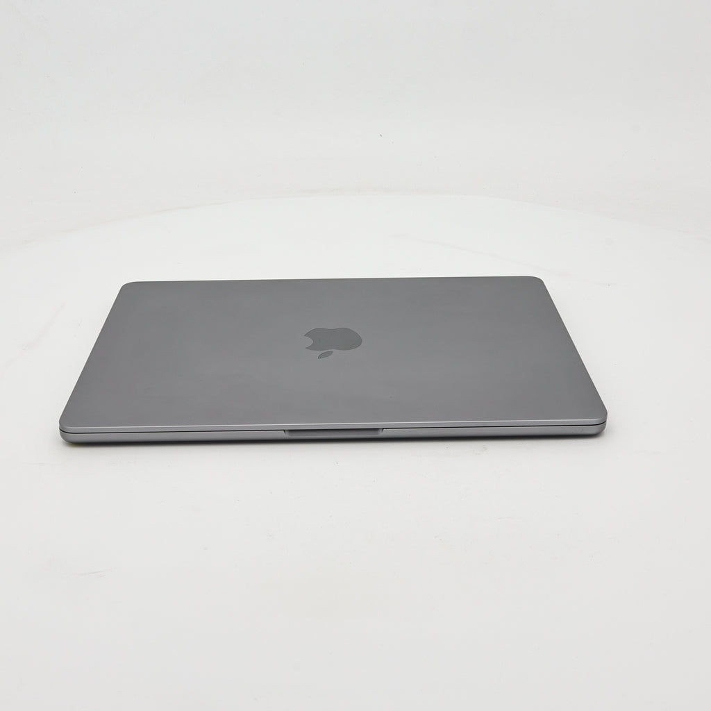 95新 Apple MacBook Air 22年 13寸 M2（8+8核） 16G RAM 256G SSD 深空灰色
