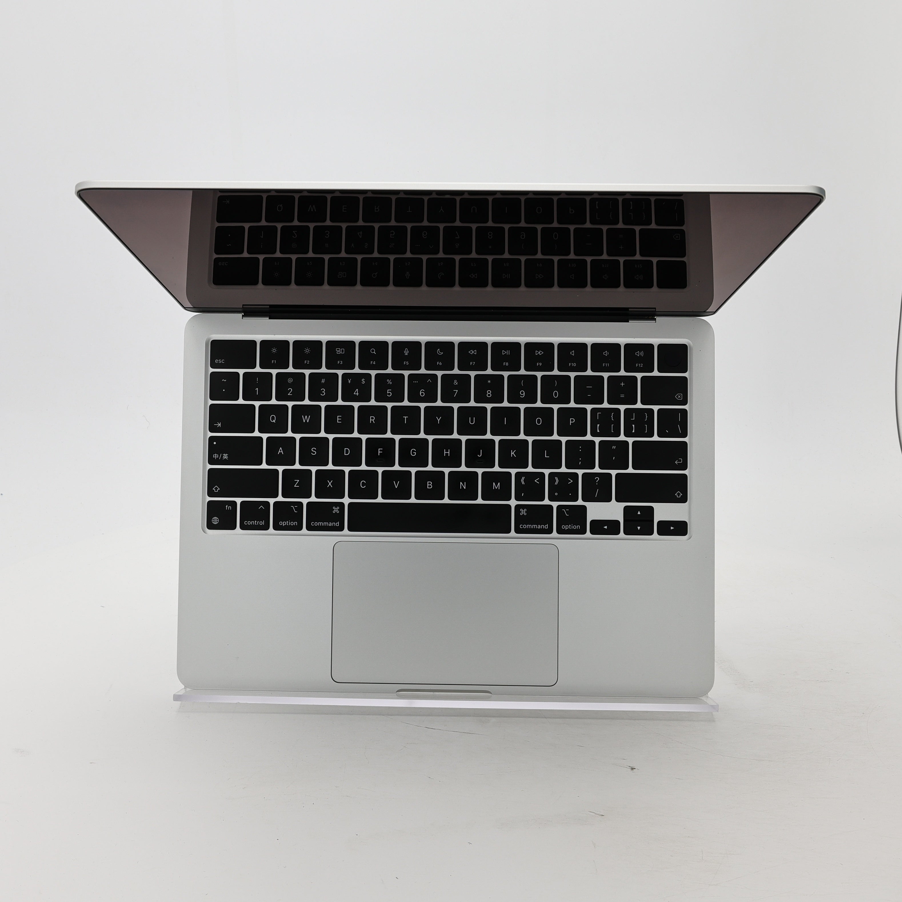 95新 Apple MacBook Air 22年 13寸 M2（8+8核） 8G RAM 512G SSD 銀色