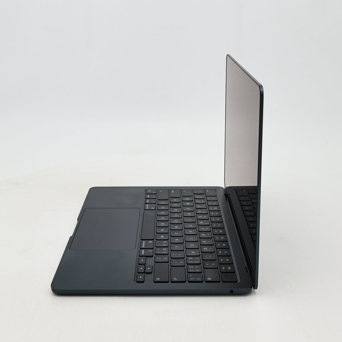 95新 Apple MacBook Air 22年 13寸 M2（8+10核） 16G RAM 256G SSD 午夜色