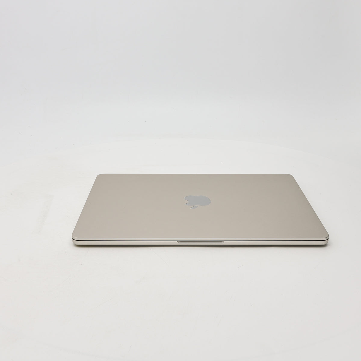 95新 Apple MacBook Air 22年 13寸 M2（8+8核） 16G RAM 256G SSD 星光色