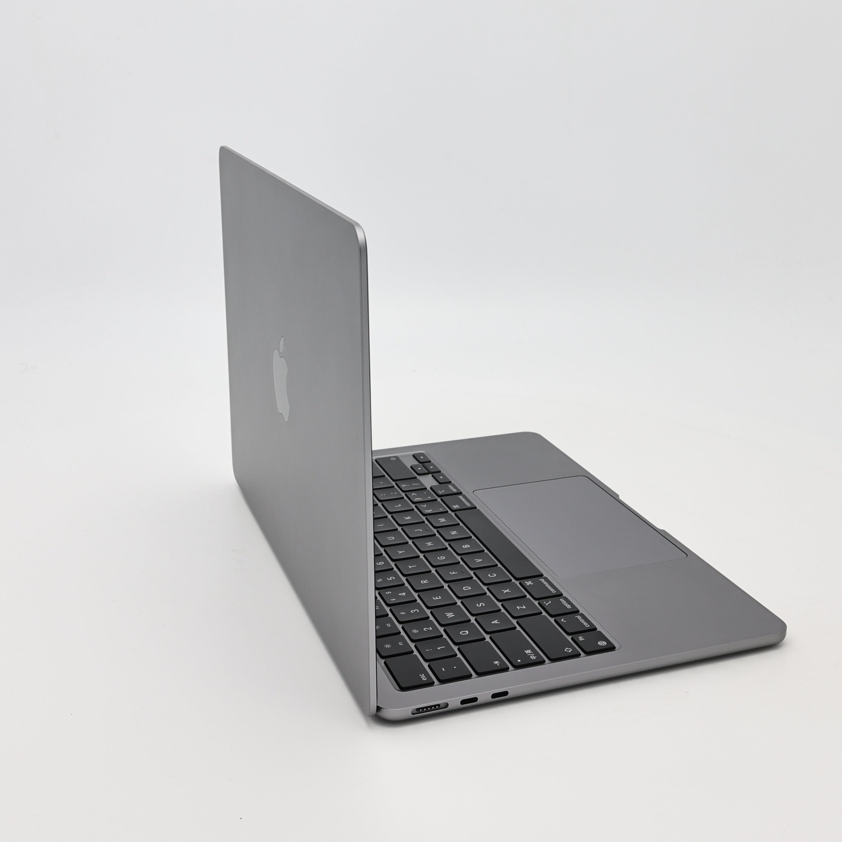 95新 Apple MacBook Air 22年 13寸 M2（8+8核） 8G RAM 256G SSD 深空灰色