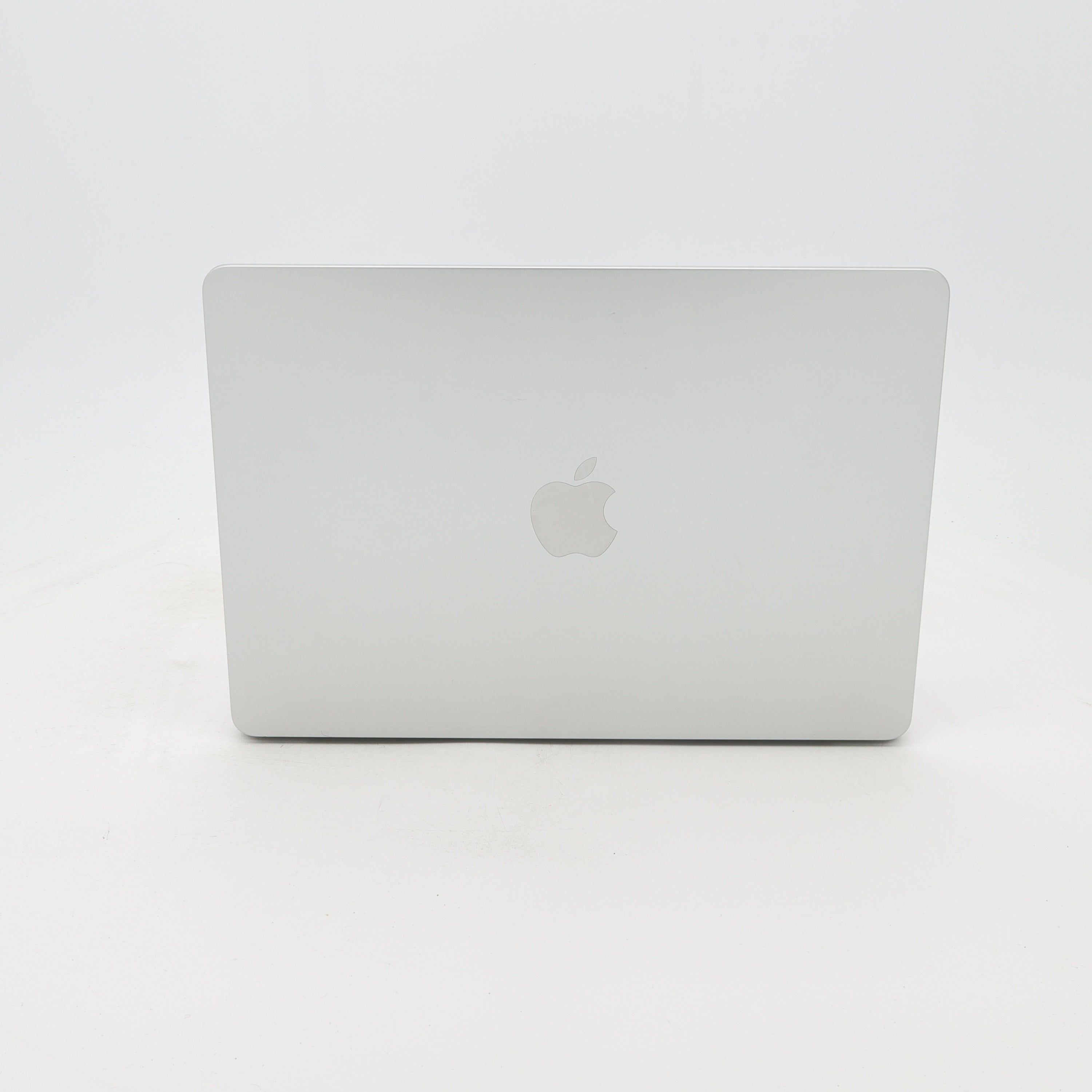 95新 Apple MacBook Air 22年 13寸 M2（8+8核） 8G RAM 256G SSD 銀色
