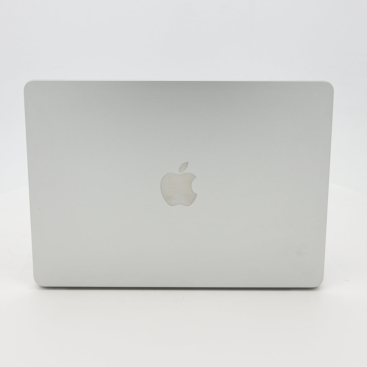 95新 Apple MacBook Air 22年 13寸 M2（8+10核） 8G RAM 512G SSD 銀色