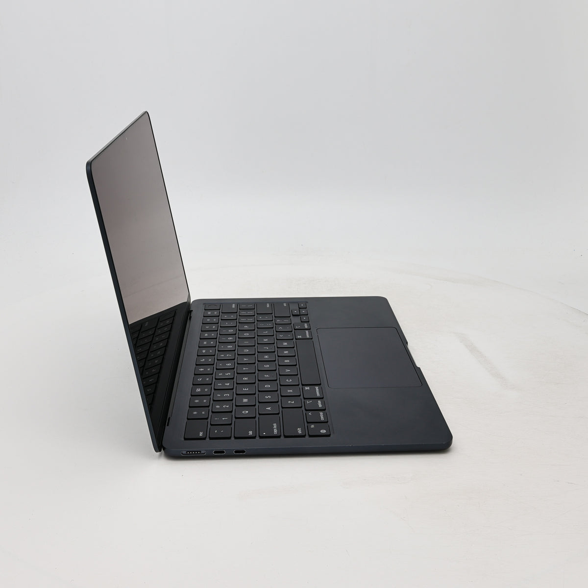 95新 Apple MacBook Air 22年 13寸 M2（8+8核） 8G RAM 256G SSD 午夜色