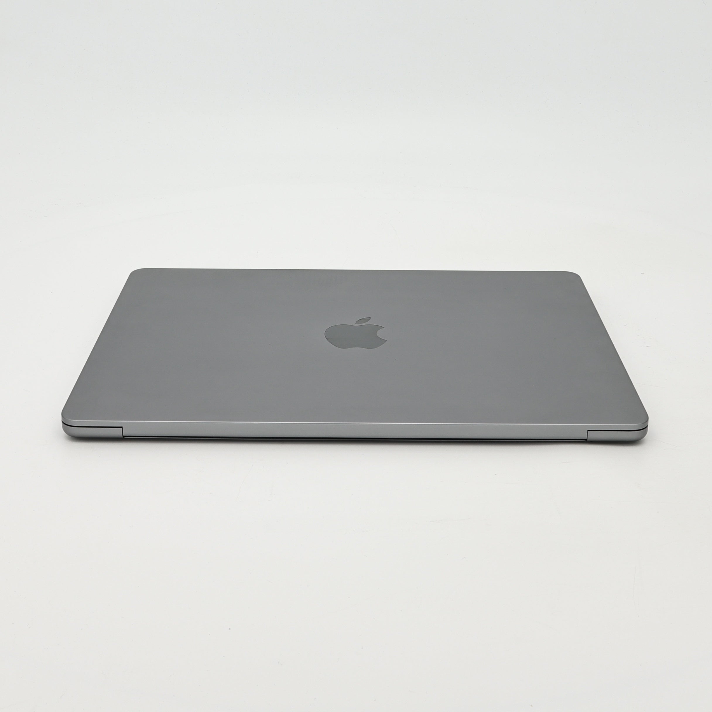 95新 Apple MacBook Air 22年 13寸 M2（8+8核） 16G RAM 256G SSD 深空灰色