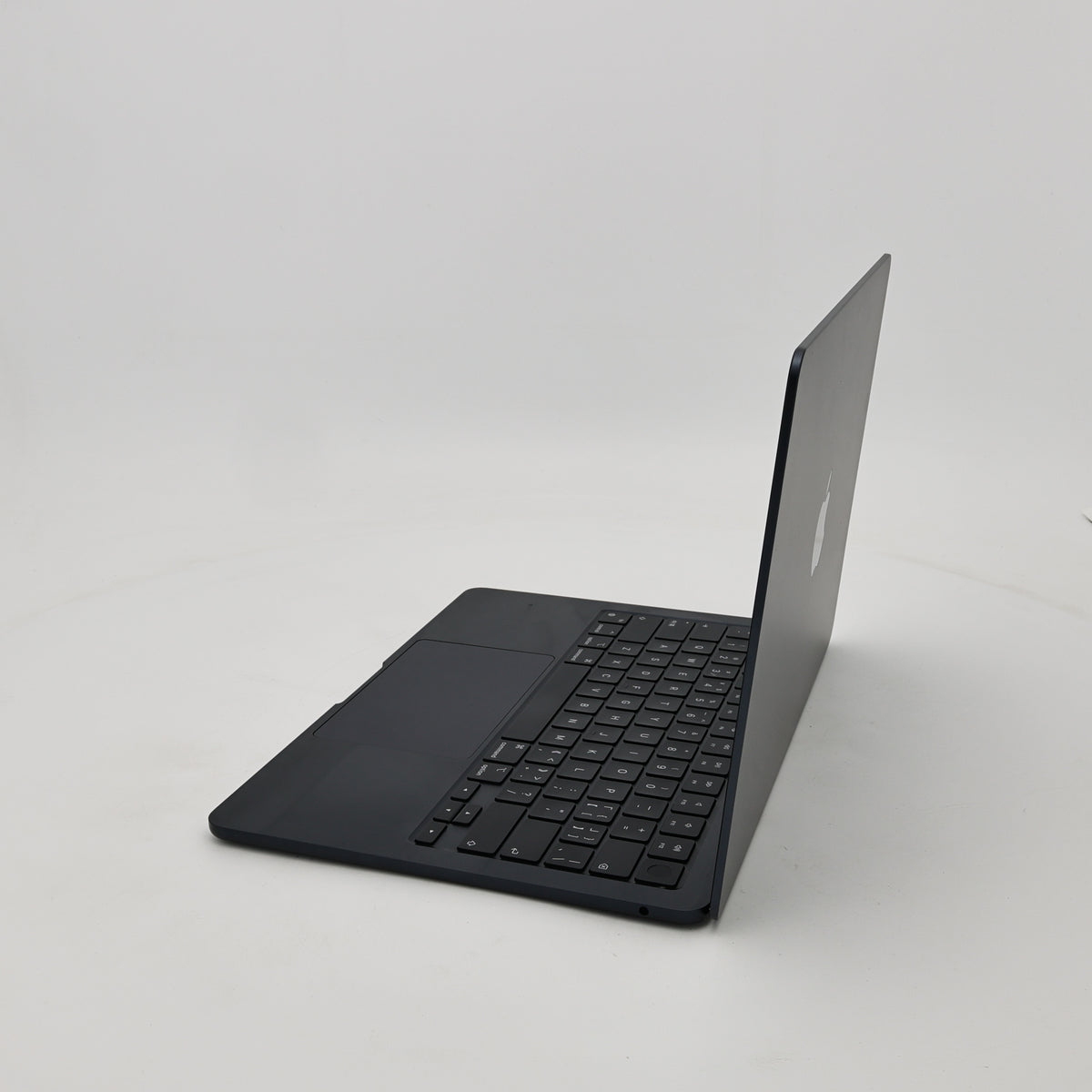 95新 Apple MacBook Air 22年 13寸 M2（8+8核） 8G RAM 256G SSD 午夜色