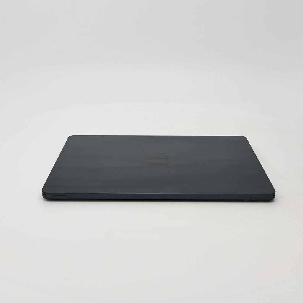 95新 Apple MacBook Air 22年 13寸 M2（8+8核） 8G RAM 256G SSD 午夜色