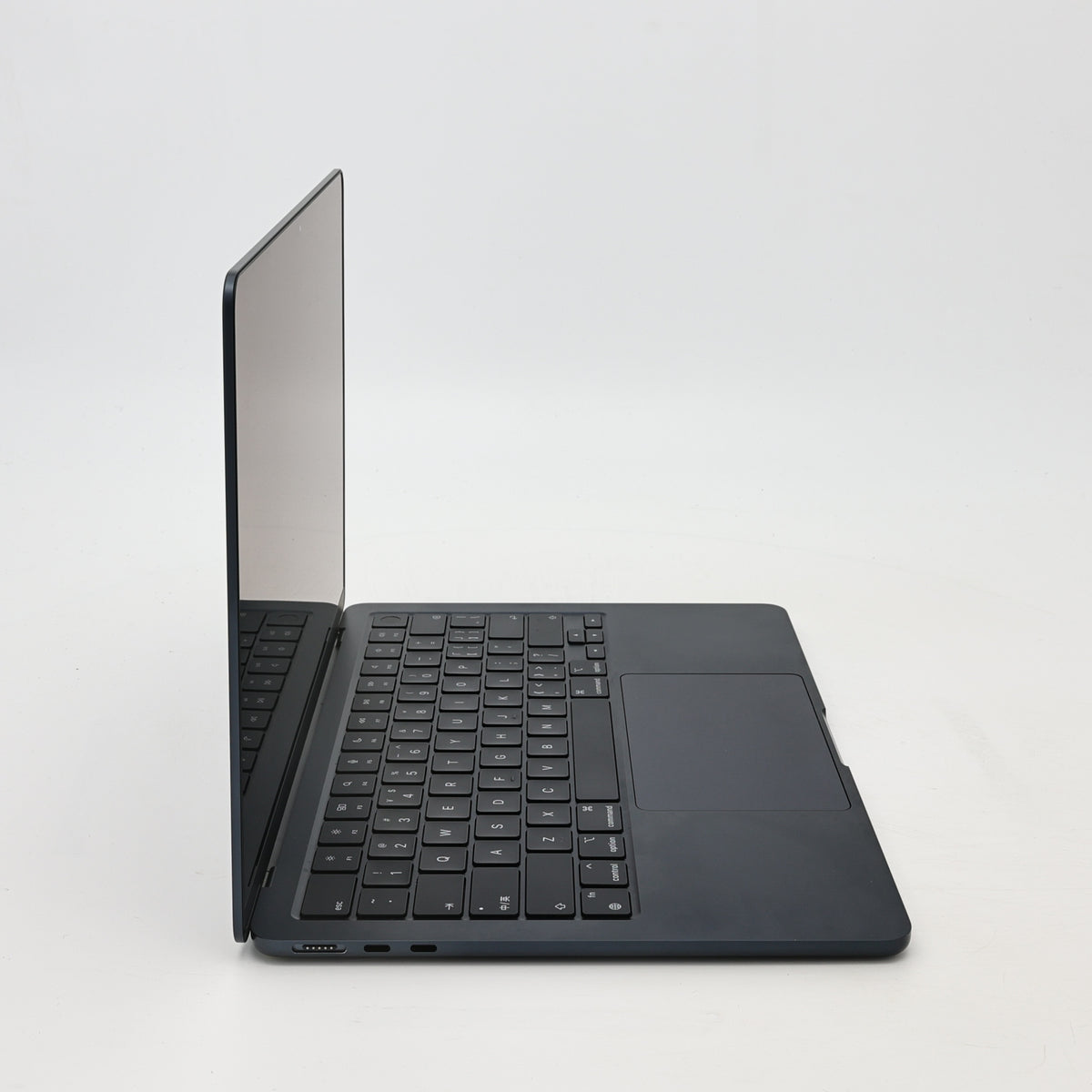 95新 Apple MacBook Air 22年 13寸 M2（8+8核） 16G RAM 256G SSD 午夜色