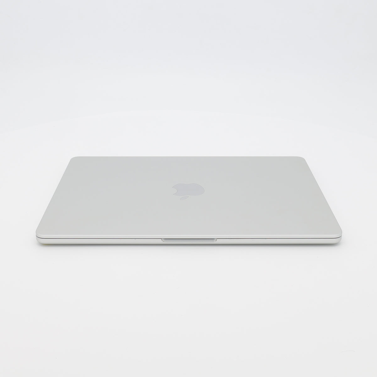 95新 Apple MacBook Air 22年 13寸 M2（8+8核） 8G RAM 256G SSD 銀色