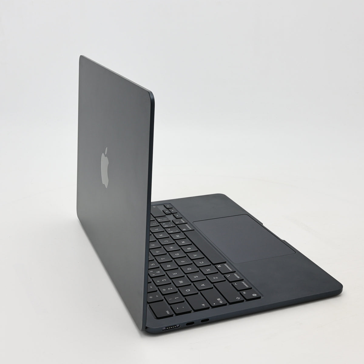 95新 Apple MacBook Air 22年 13寸 M2（8+8核） 8G RAM 512G SSD 午夜色