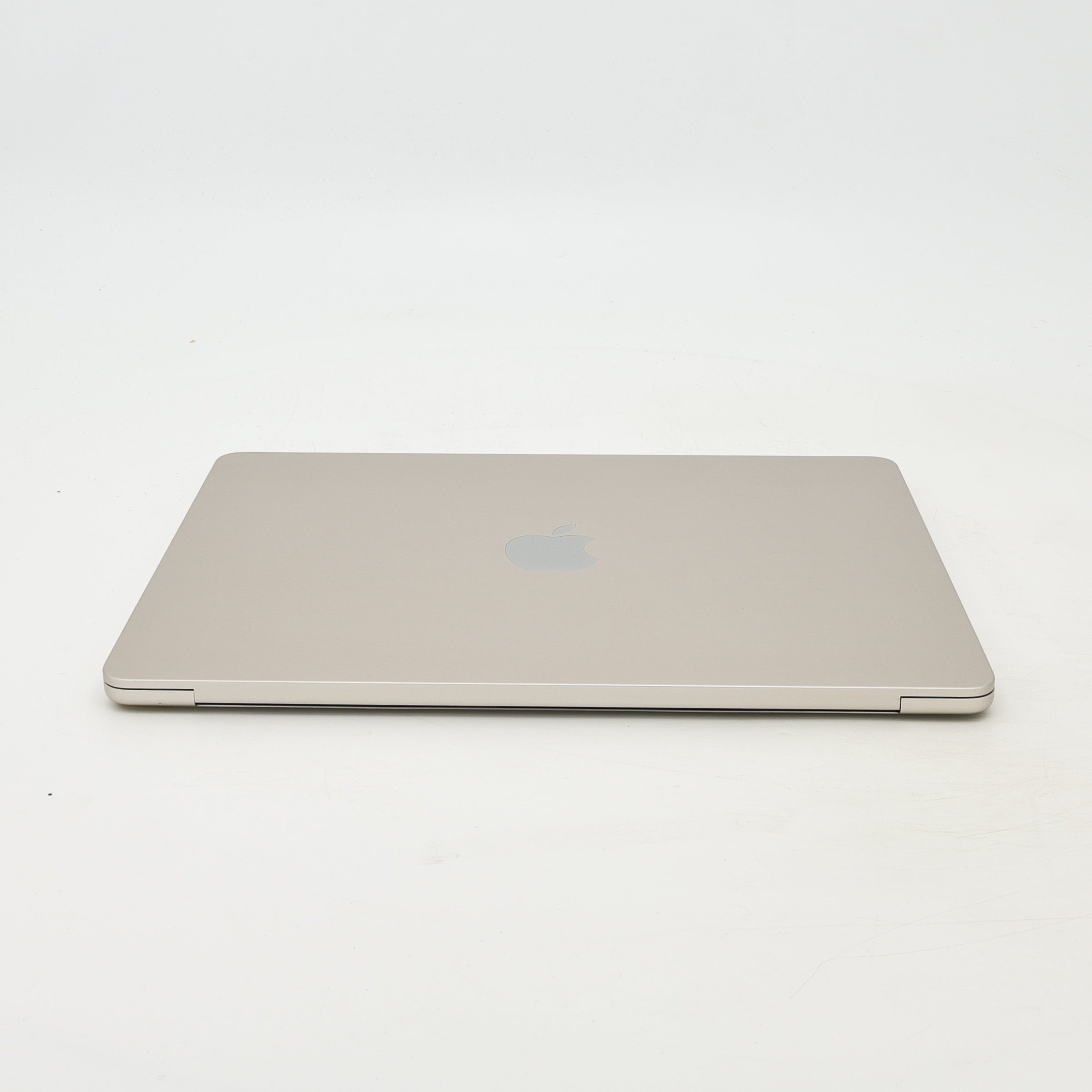 95新 Apple MacBook Air 22年 13寸 M2（8+8核） 8G RAM 256G SSD 星光色
