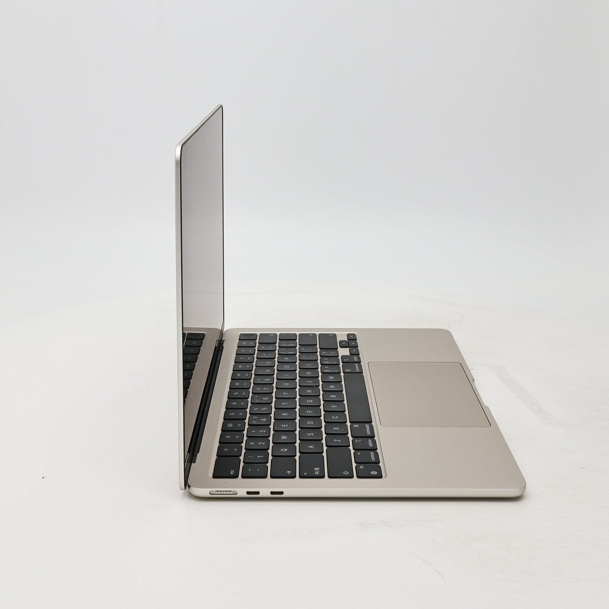 95新 Apple MacBook Air 22年 13寸 M2（8+8核） 8G RAM 256G SSD 星光色