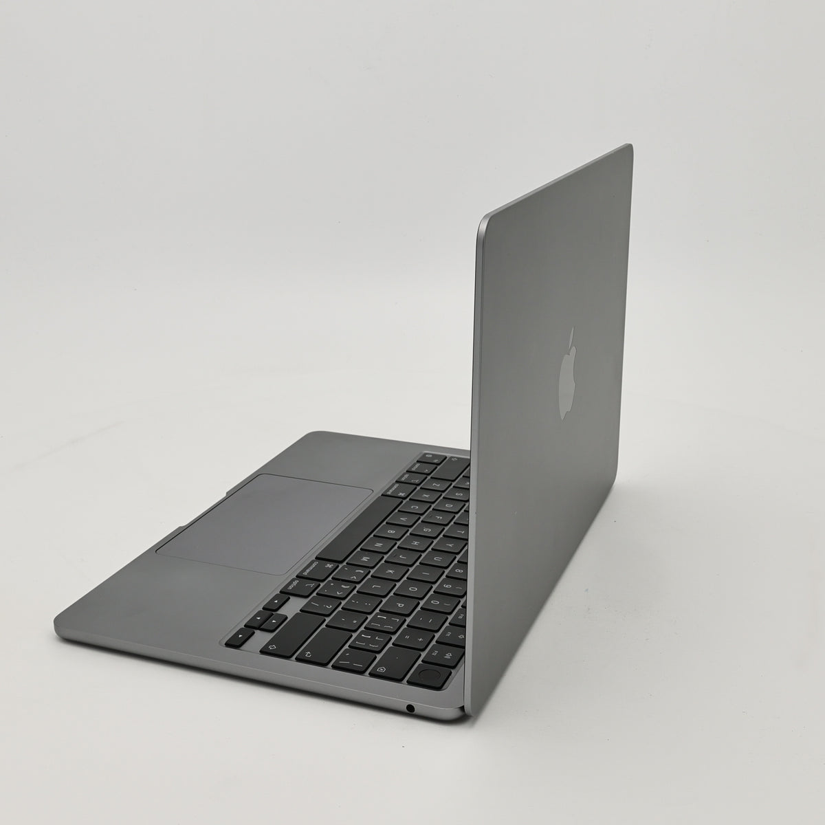 95新 Apple MacBook Air 24年 13寸 M3（8+10核） 16G RAM 256G SSD 深空灰色