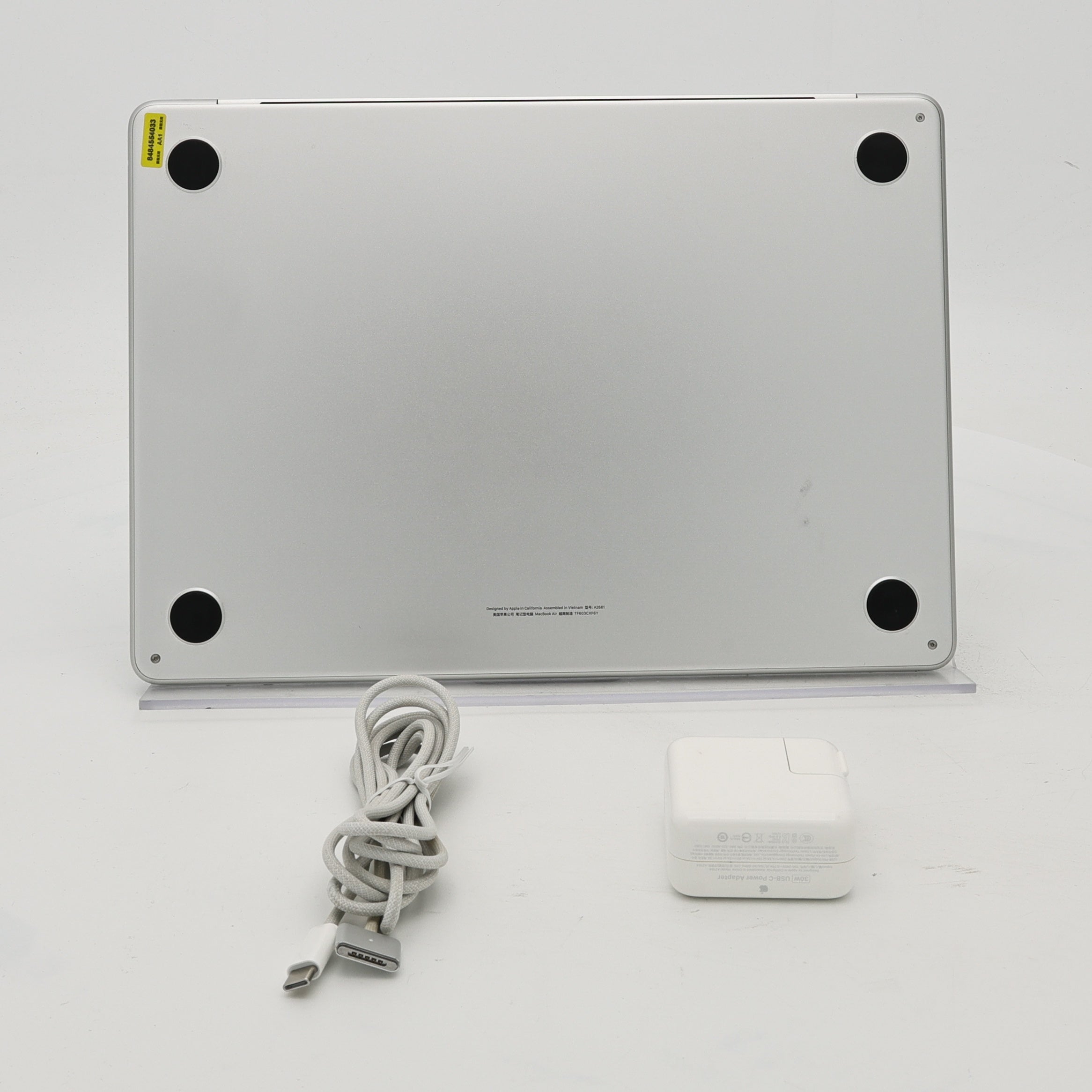 95新 Apple MacBook Air 22年 13寸 M2（8+8核） 8G RAM 256G SSD 銀色