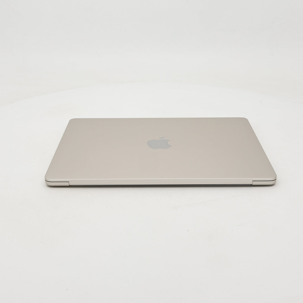 95新 Apple MacBook Air 22年 13寸 M2（8+8核） 8G RAM 256G SSD 星光色