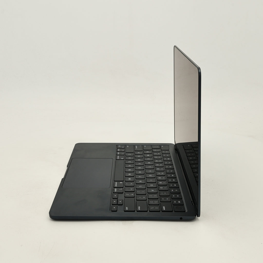 95新 Apple MacBook Air 22年 13寸 M2（8+8核） 8G RAM 256G SSD 午夜色