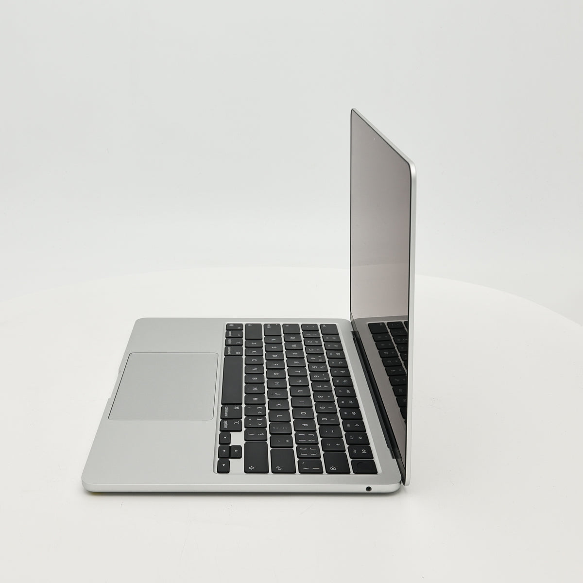 95新 Apple MacBook Air 24年 13寸 M3（8+8核） 8G RAM 256G SSD 銀色