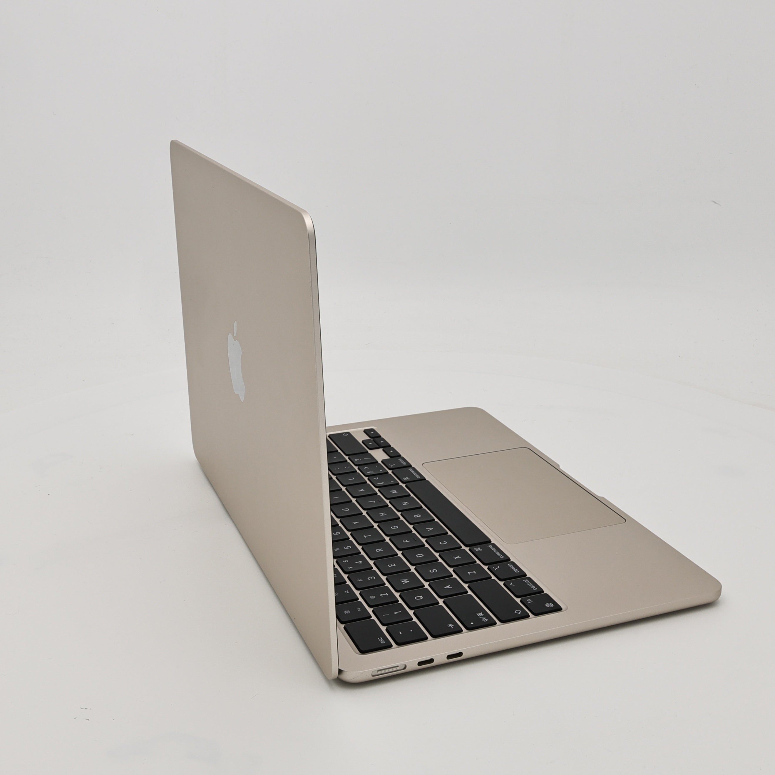 99新 Apple MacBook Air 22年 13寸 M2（8+8核） 16G RAM 256G SSD 星光色