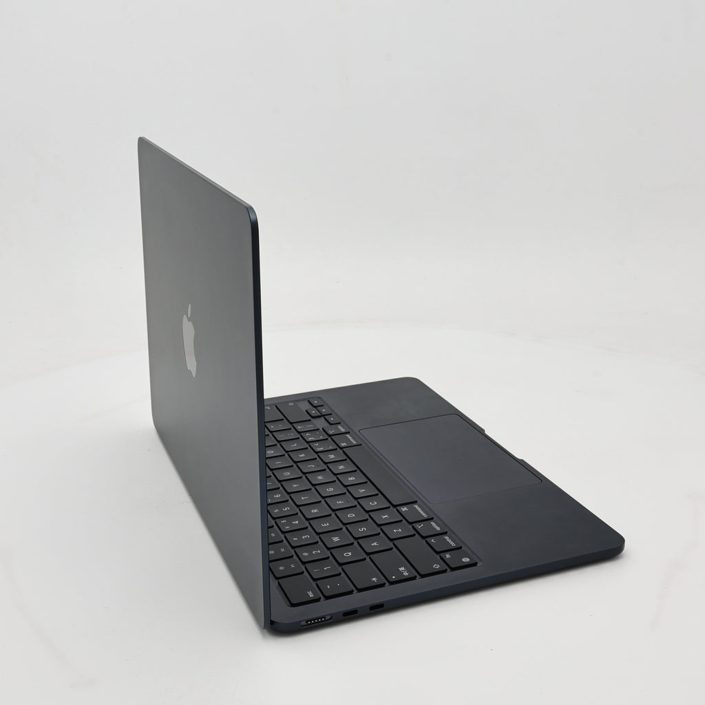 99新 Apple MacBook Air 22年 13寸 M2（8+8核） 8G RAM 256G SSD 午夜色