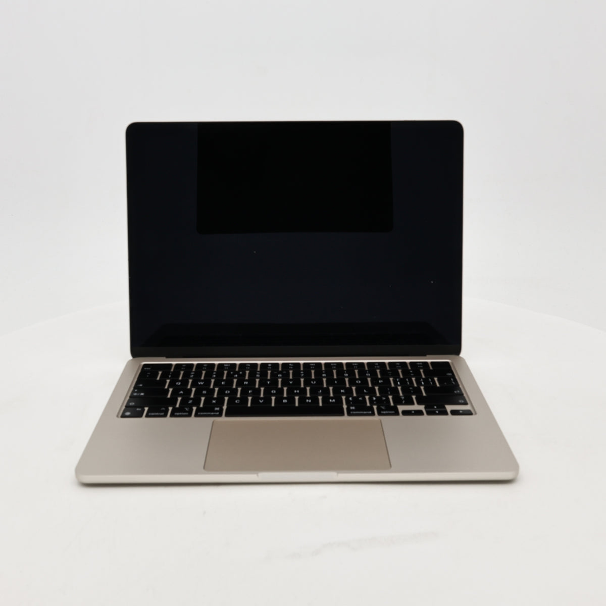 95新 Apple MacBook Air 22年 13寸 M2（8+8核） 16G RAM 256G SSD 星光色